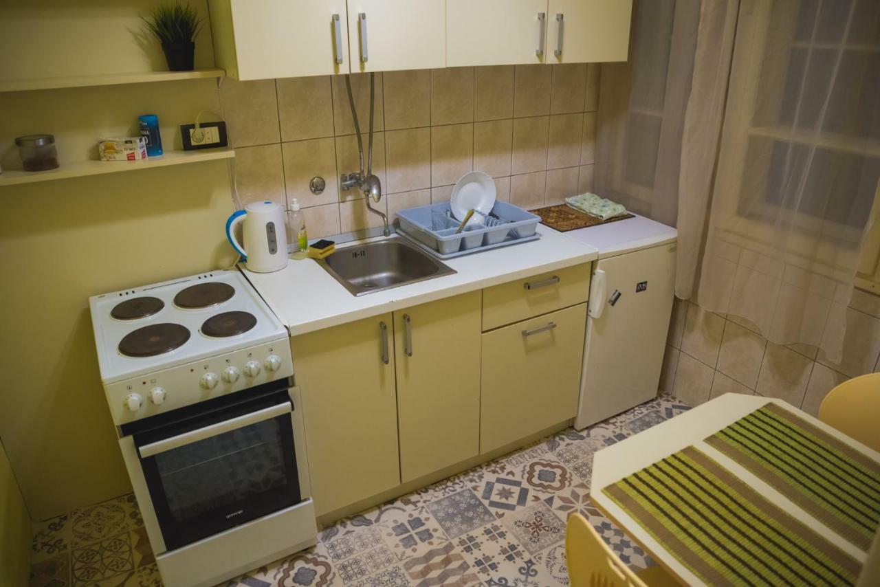Reveller'S Hostel Dordegol 外观 照片