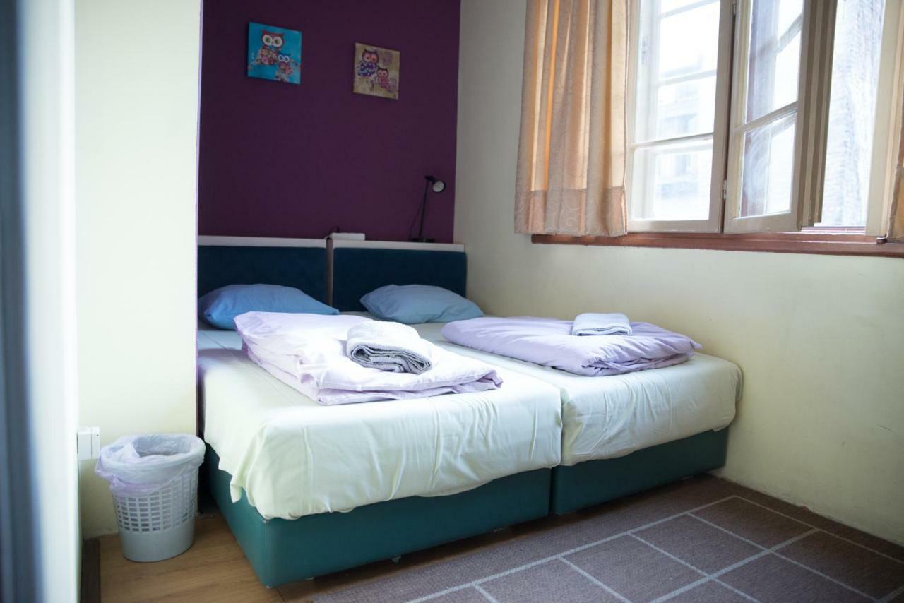 Reveller'S Hostel Dordegol 外观 照片